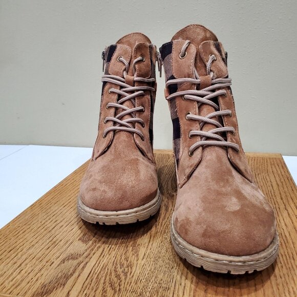 Very G Donny Booties Women Size 9.5 Brown Tan Plaid Suede Zip and Lace Up - Picture 2 of 8